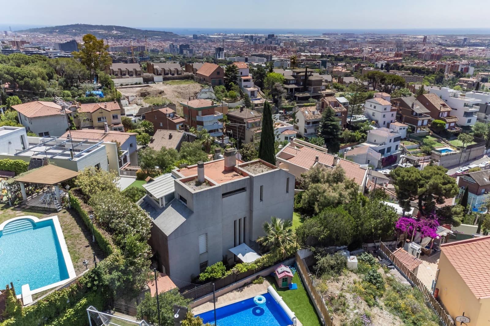 5 soveværelse Villa til salg i Esplugues de Llobregat med garage - € 1.650.000 (Ref: 8790024)