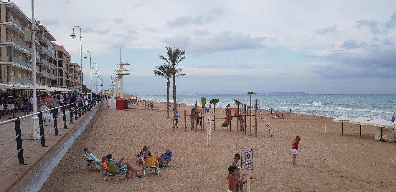 4 bedroom Flat for sale in Guardamar del Segura - € 175,000 (Ref: 8813090)