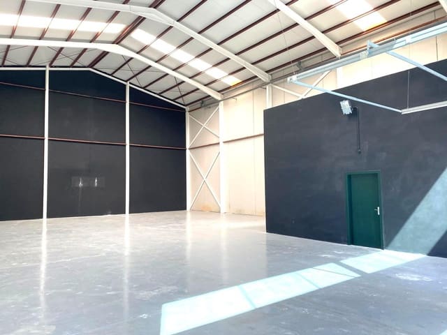 Business for rent in Cox - € 1,600 (Ref: 8862652)