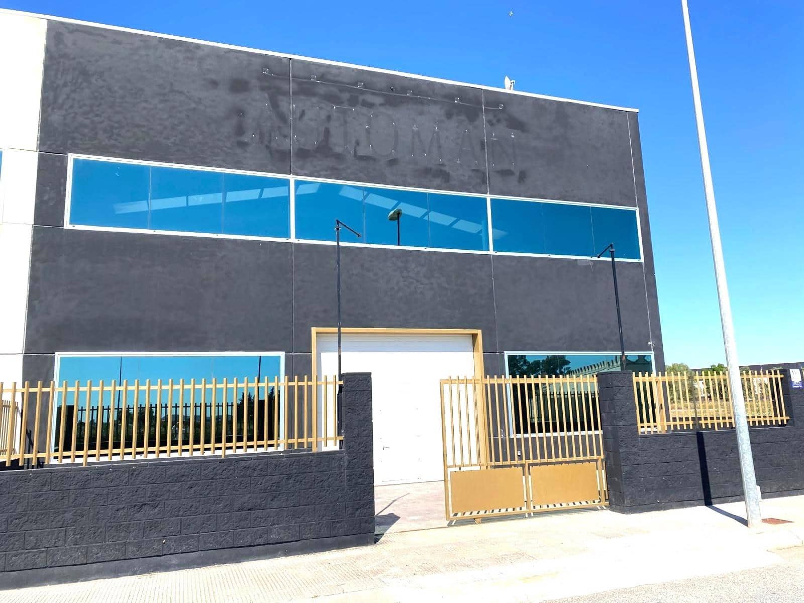Entreprise à louer à Cox - 1 600 € (Ref: 8862652)