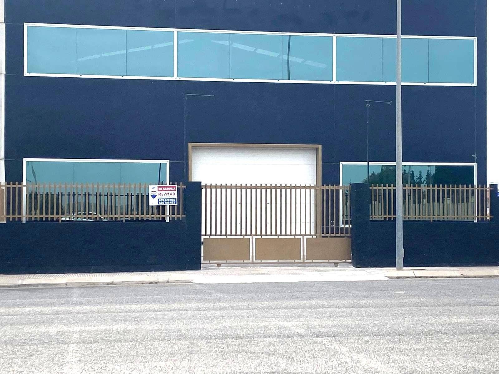 Entreprise à louer à Cox - 1 600 € (Ref: 8862652)