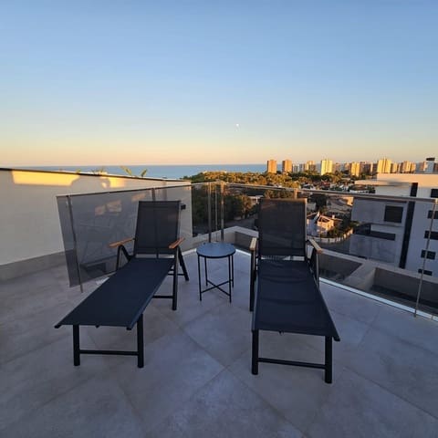 3 sypialnia Penthouse na sprzedaż w Orihuela Costa, Orihuela z basenem garażem - 430 000 € (Ref: 8896938)