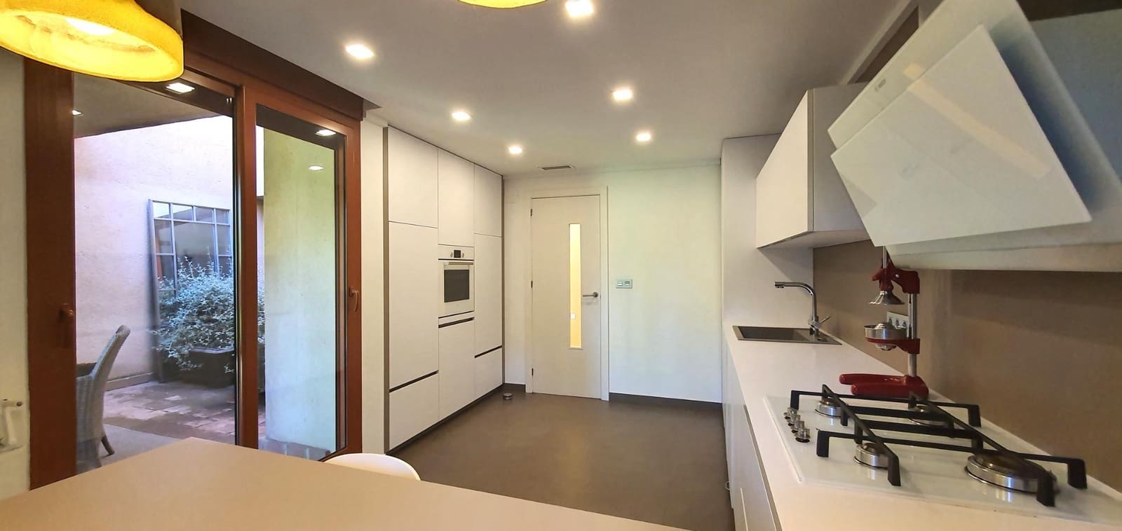 4 quarto Moradia em Banda para venda em Playa de San Juan com piscina garagem - 780 000 € (Ref: 8936977)