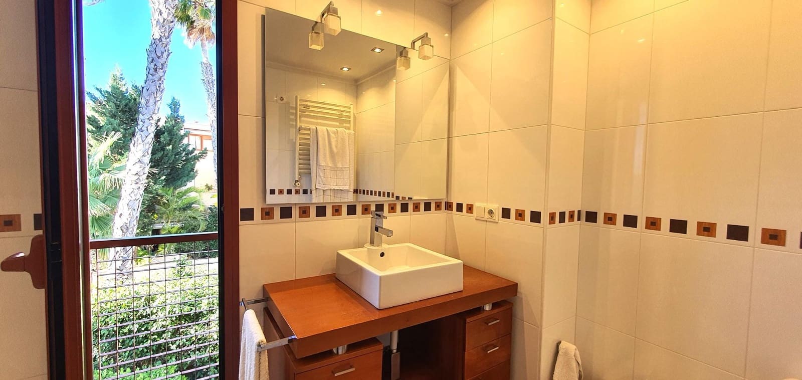 4 quarto Moradia em Banda para venda em Playa de San Juan com piscina garagem - 780 000 € (Ref: 8936977)