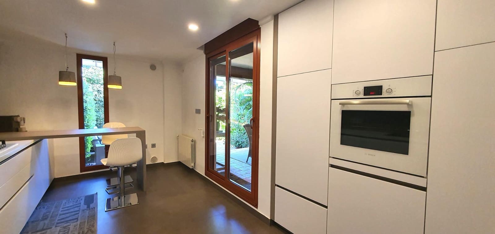 4 makuuhuone Rivitalo myytävänä paikassa Playa de San Juan mukana uima-altaan 
autotalli - 780 000 € (Ref: 8936977)