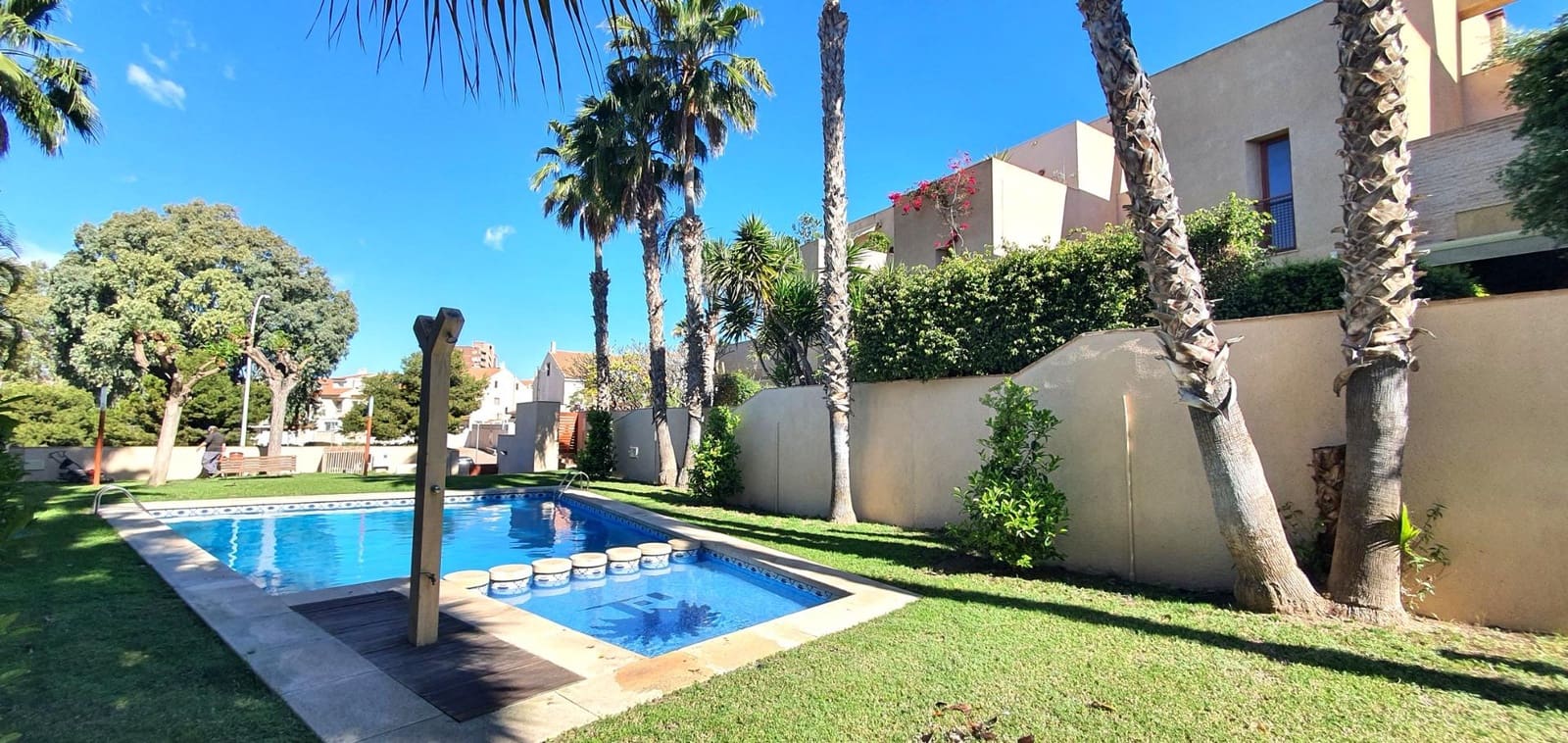 4 makuuhuone Rivitalo myytävänä paikassa Playa de San Juan mukana uima-altaan 
autotalli - 780 000 € (Ref: 8936977)