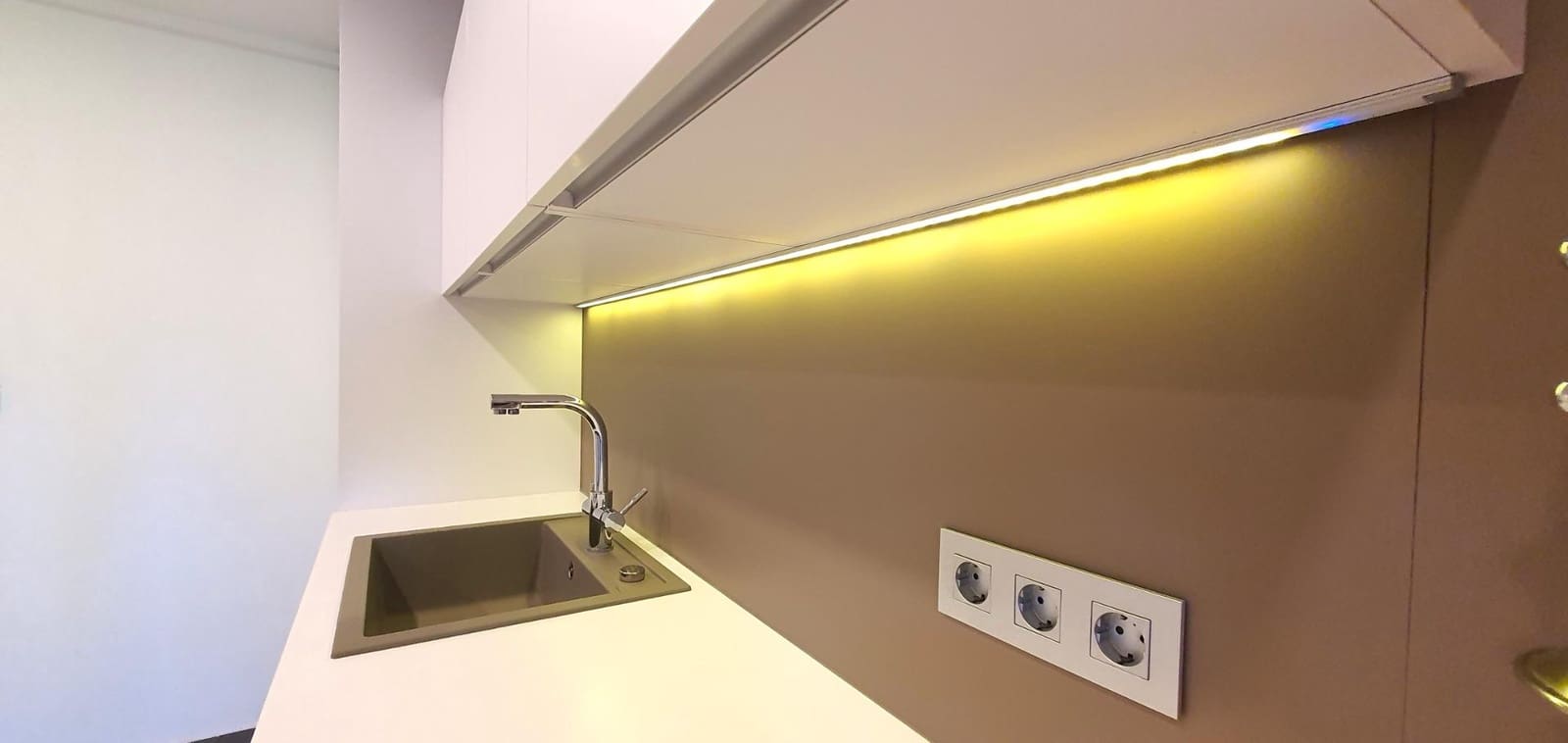 Adosado de 4 habitaciones en Playa de San Juan en venta con piscina garaje - 780.000 € (Ref: 8936977)