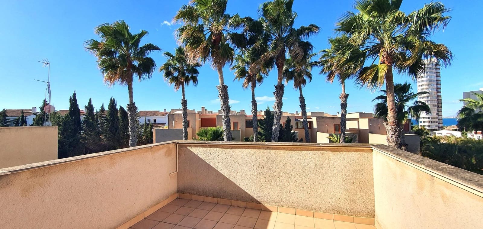 Adosado de 4 habitaciones en Playa de San Juan en venta con piscina garaje - 780.000 € (Ref: 8936977)