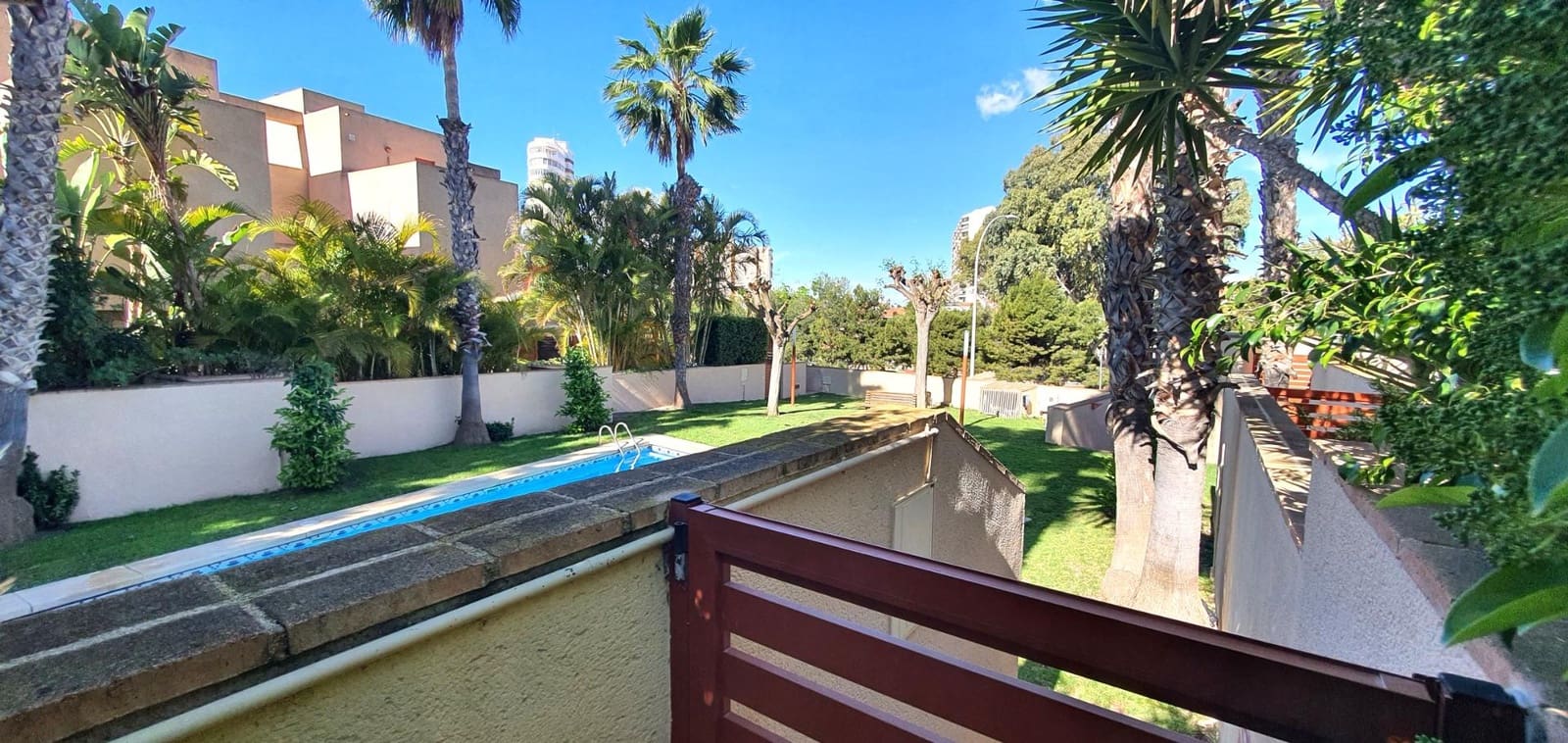 Adosado de 4 habitaciones en Playa de San Juan en venta con piscina garaje - 780.000 € (Ref: 8936977)