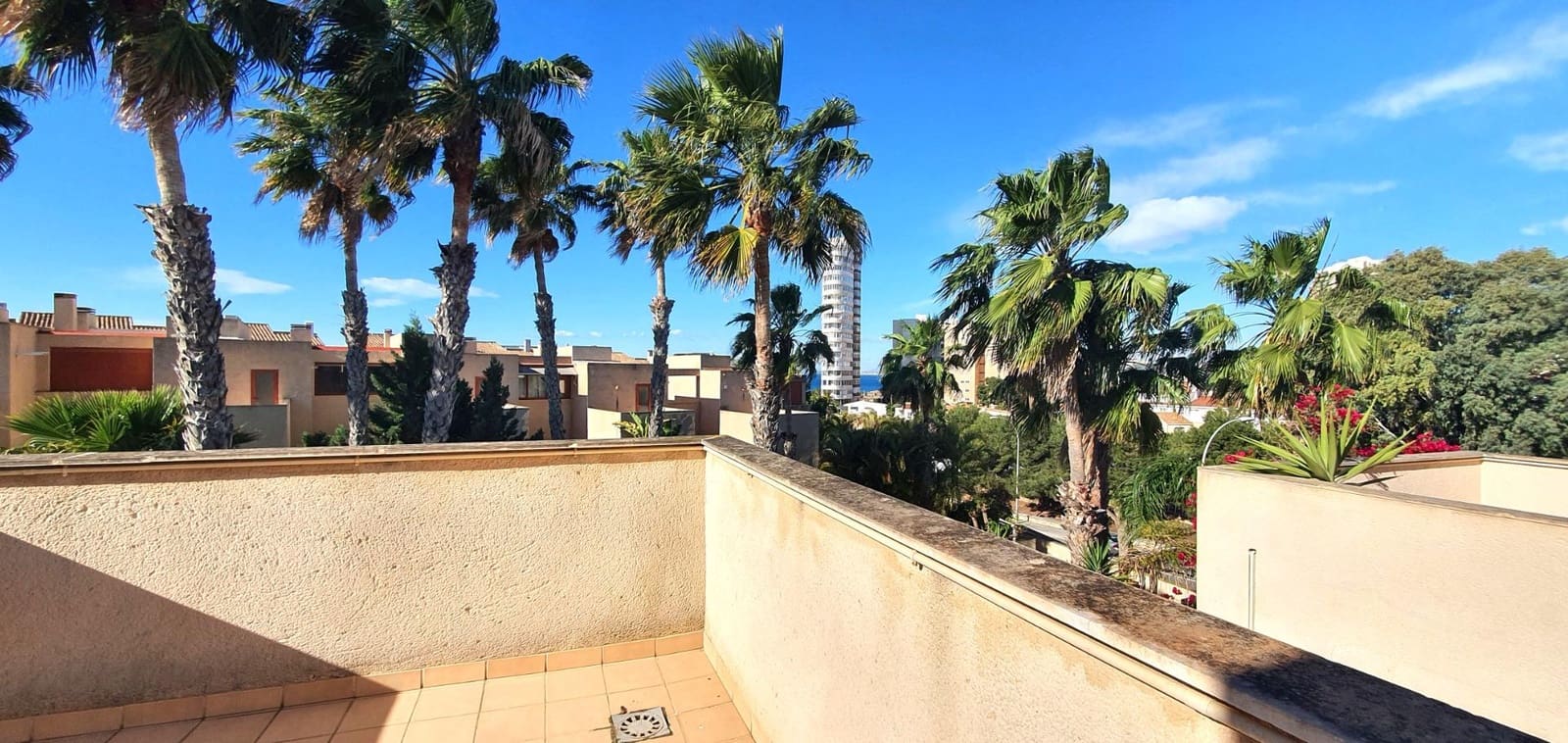 4 soveværelse Rækkehus til salg i Playa de San Juan med swimmingpool garage - € 780.000 (Ref: 8936977)
