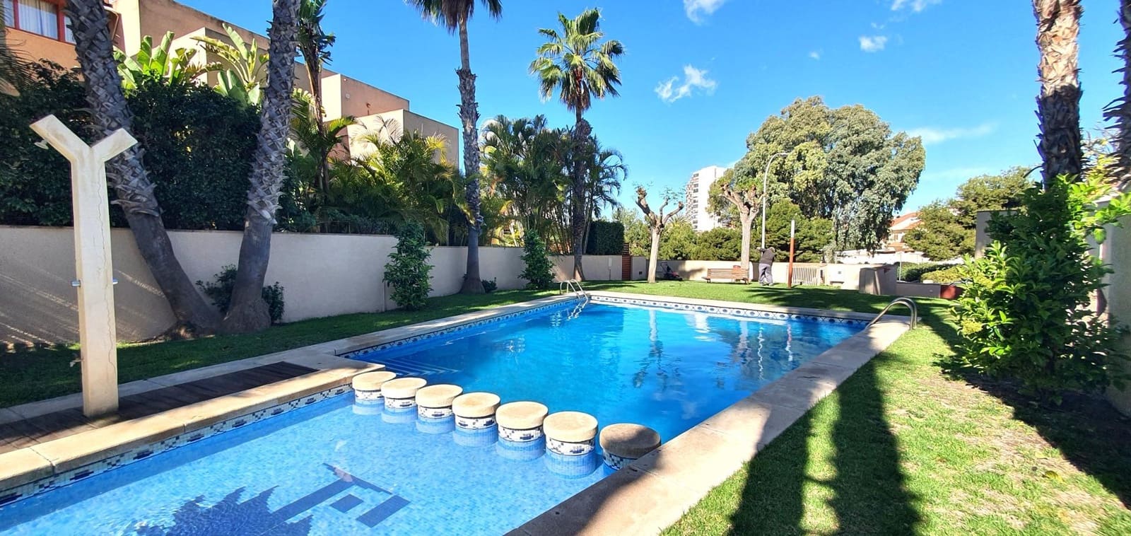 4 soveværelse Rækkehus til salg i Playa de San Juan med swimmingpool garage - € 780.000 (Ref: 8936977)