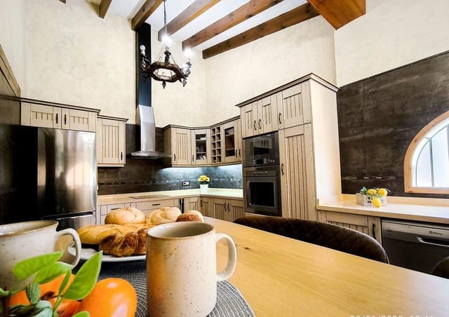 4 chambre Villa/Maison à vendre à San Vicente / Sant Vicent del Raspeig avec piscine garage - 540 000 € (Ref: 9085401)