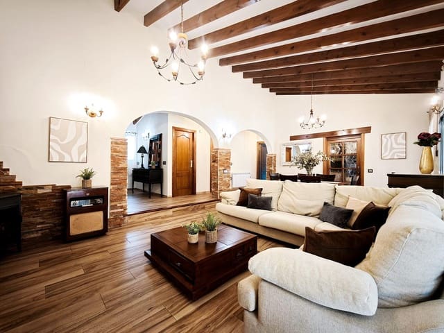 4 chambre Villa/Maison à vendre à San Vicente / Sant Vicent del Raspeig avec piscine garage - 540 000 € (Ref: 9085401)