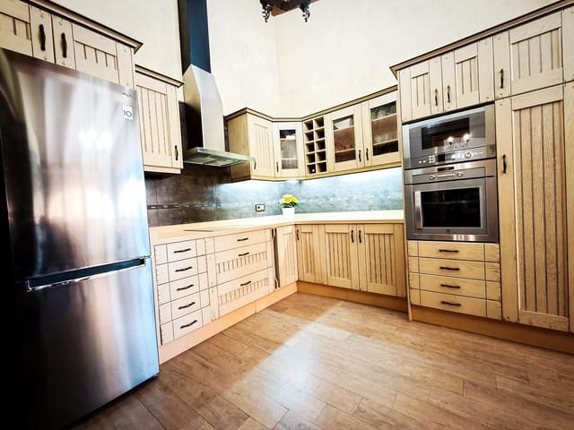 4 chambre Villa/Maison à vendre à San Vicente / Sant Vicent del Raspeig avec piscine garage - 540 000 € (Ref: 9085401)