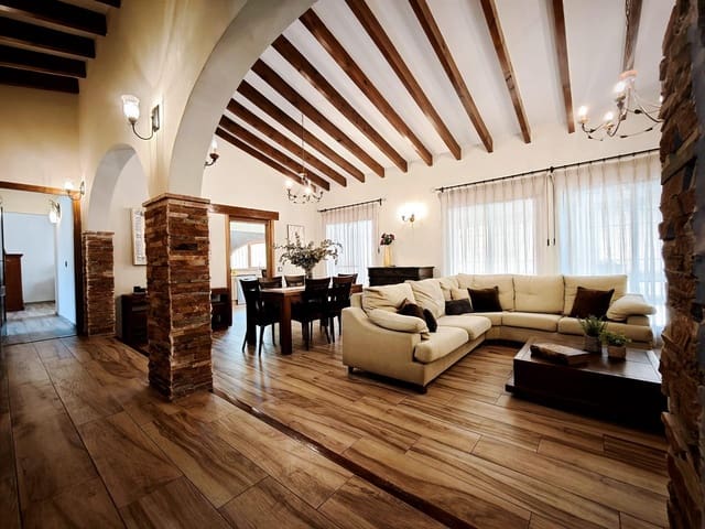 4 chambre Villa/Maison à vendre à San Vicente / Sant Vicent del Raspeig avec piscine garage - 540 000 € (Ref: 9085401)