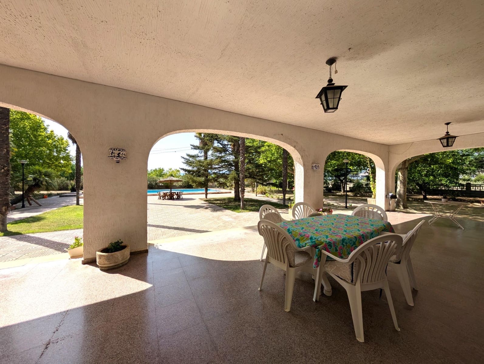 8 bedroom Finca/Country House for sale in Onil with garage - € 550,000 (Ref: 9165902)