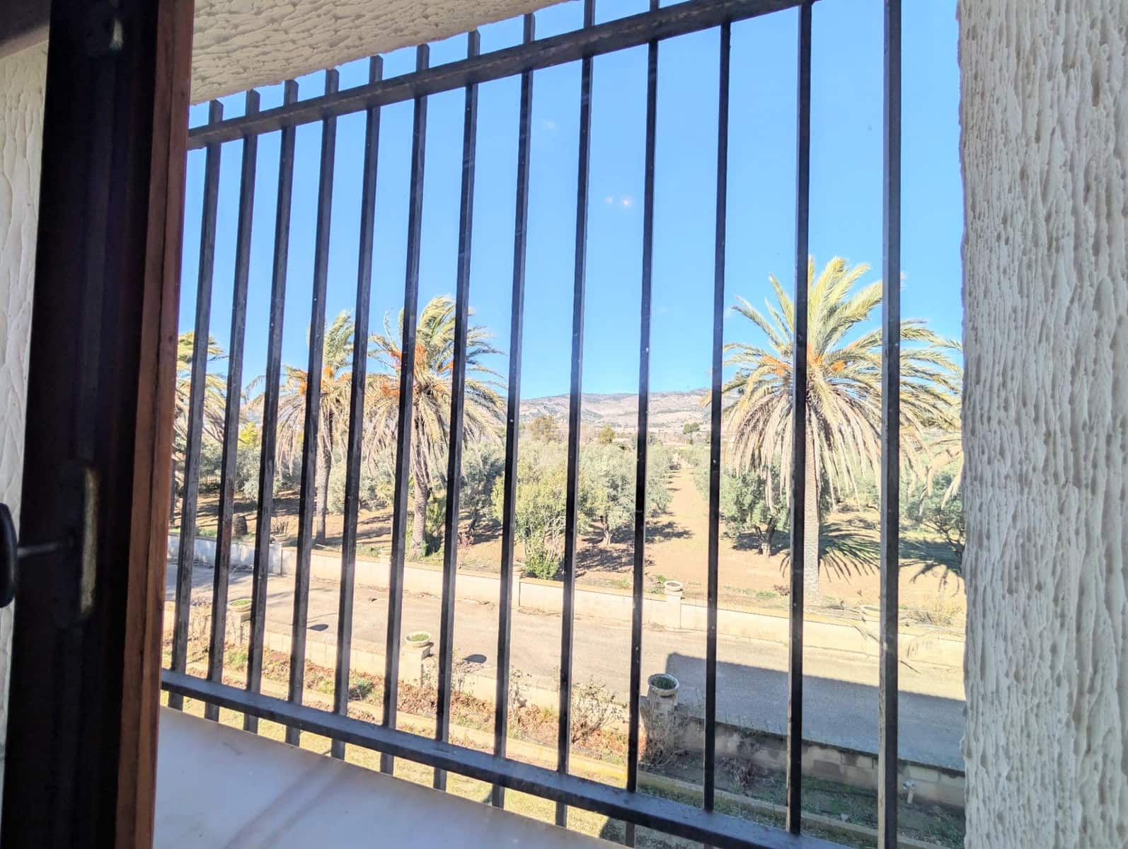 8 bedroom Finca/Country House for sale in Onil with garage - € 550,000 (Ref: 9165902)