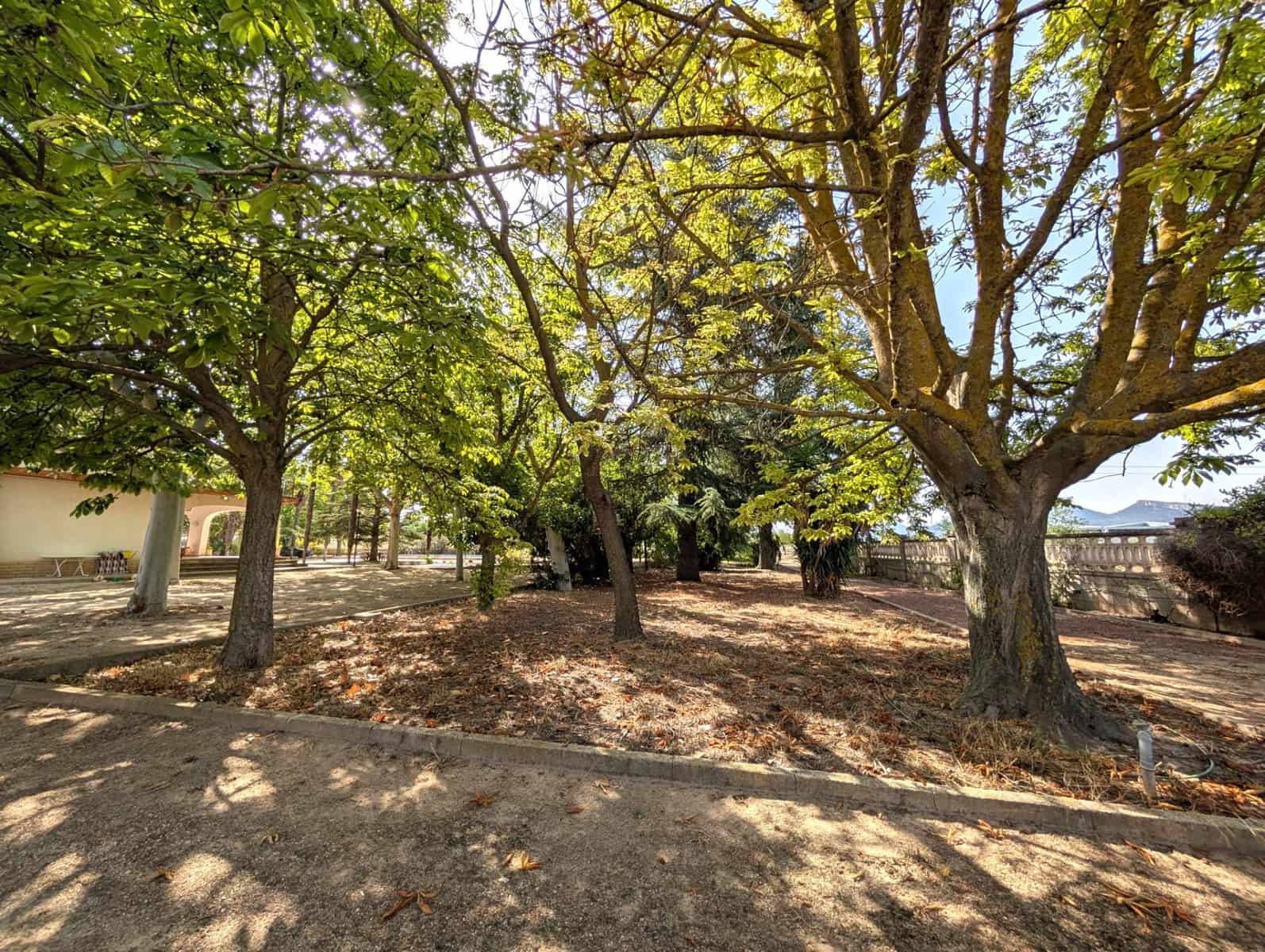 8 soverom Finca/Herregård til salgs i Onil med garasje - € 550 000 (Ref: 9165902)