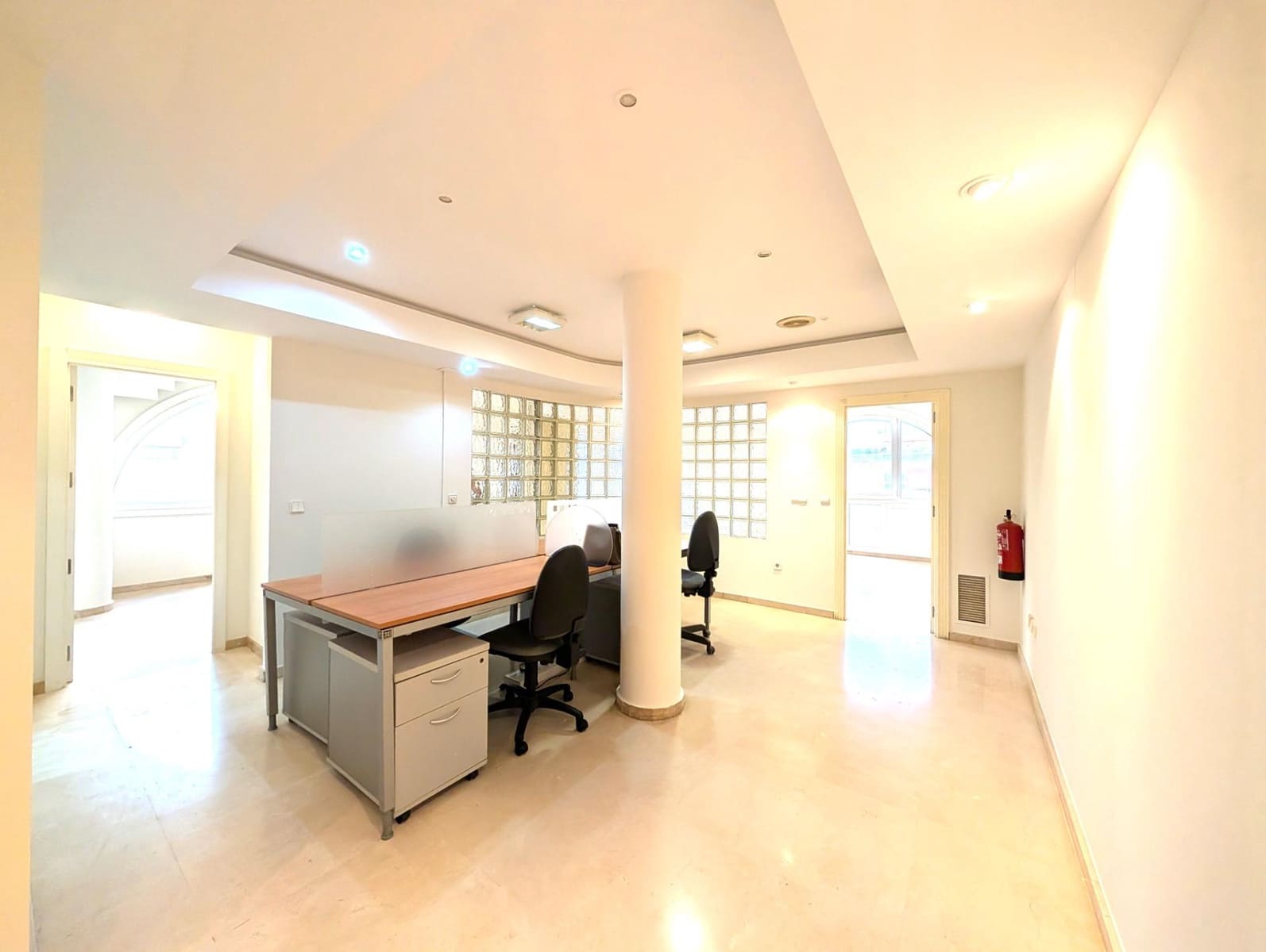 Kontor att hyra i Alicante stad - 950 € (Ref: 9276468)