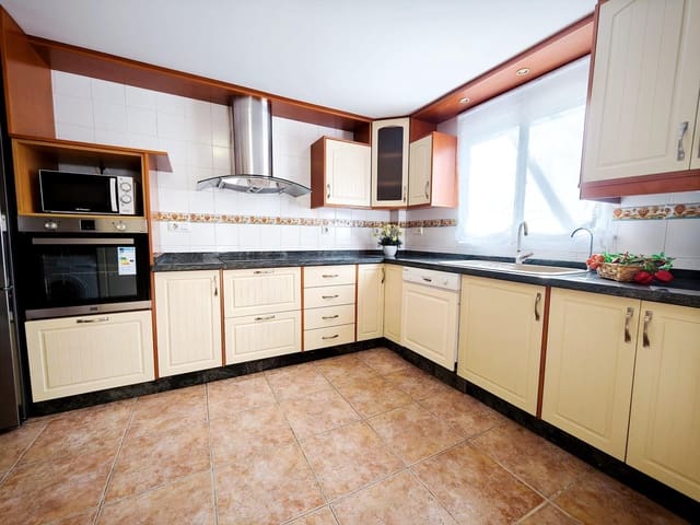 5 sypialnia Dom szeregowy do wynajęcia w Playa de San Juan, Miasto Alicante / Alacant z basenem garażem - 2 300 € (Ref: 9353744)