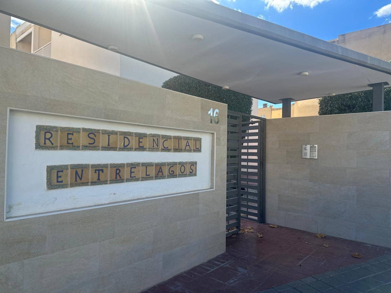 5 bedroom Terraced Villa for rent in Playa de San Juan with pool garage - € 2,300 (Ref: 9353744)