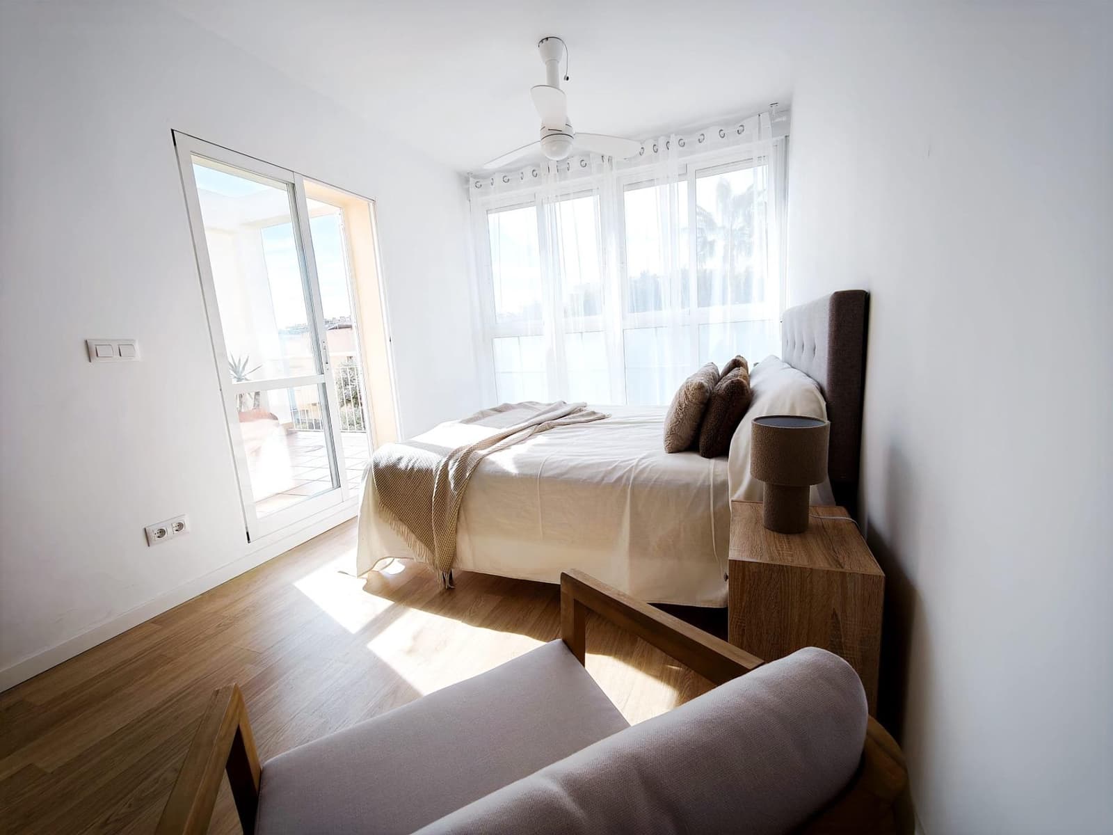 5 bedroom Terraced Villa for rent in Playa de San Juan with pool garage - € 2,300 (Ref: 9353744)