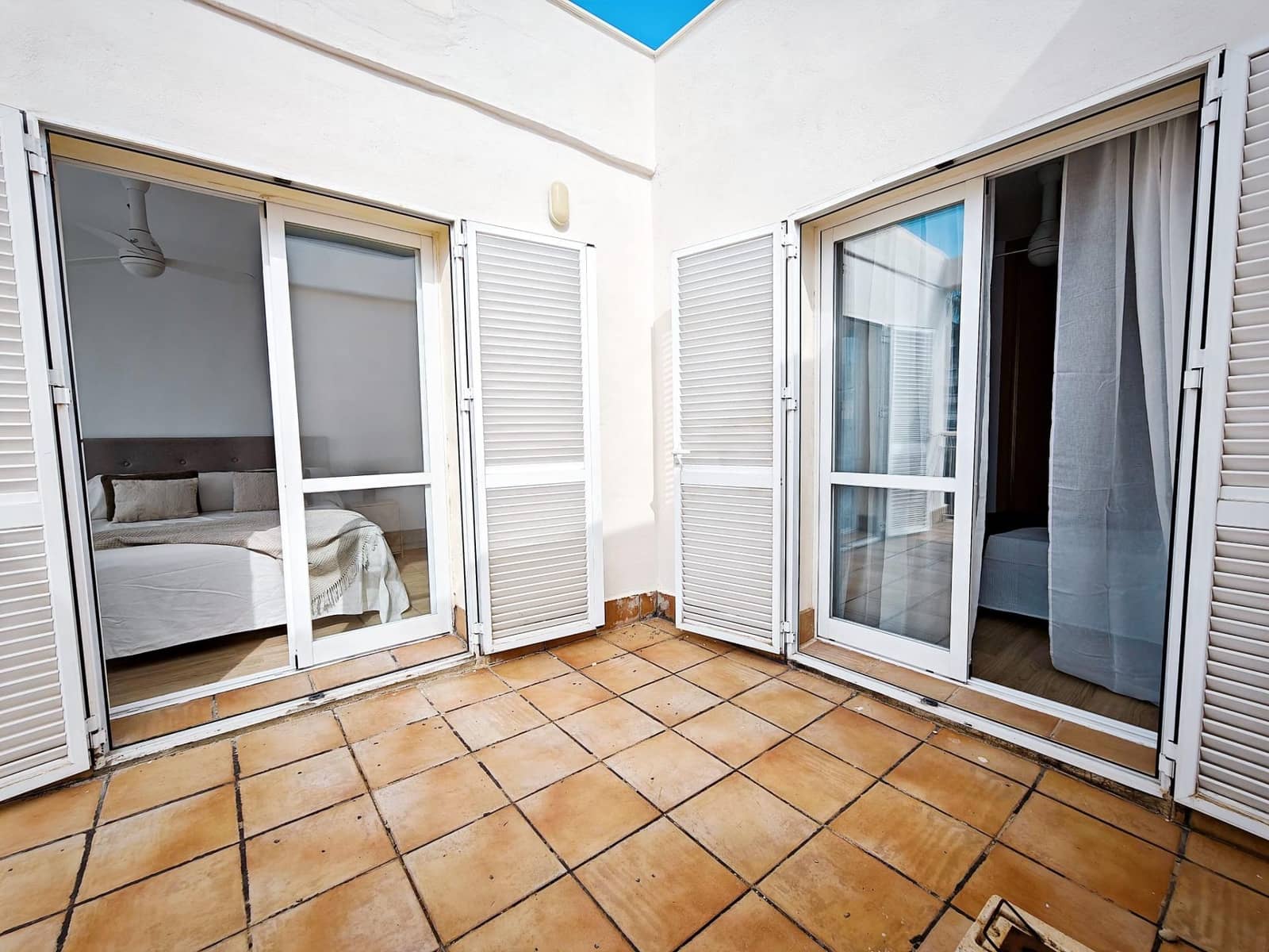 5 bedroom Terraced Villa for rent in Playa de San Juan with pool garage - € 2,300 (Ref: 9353744)