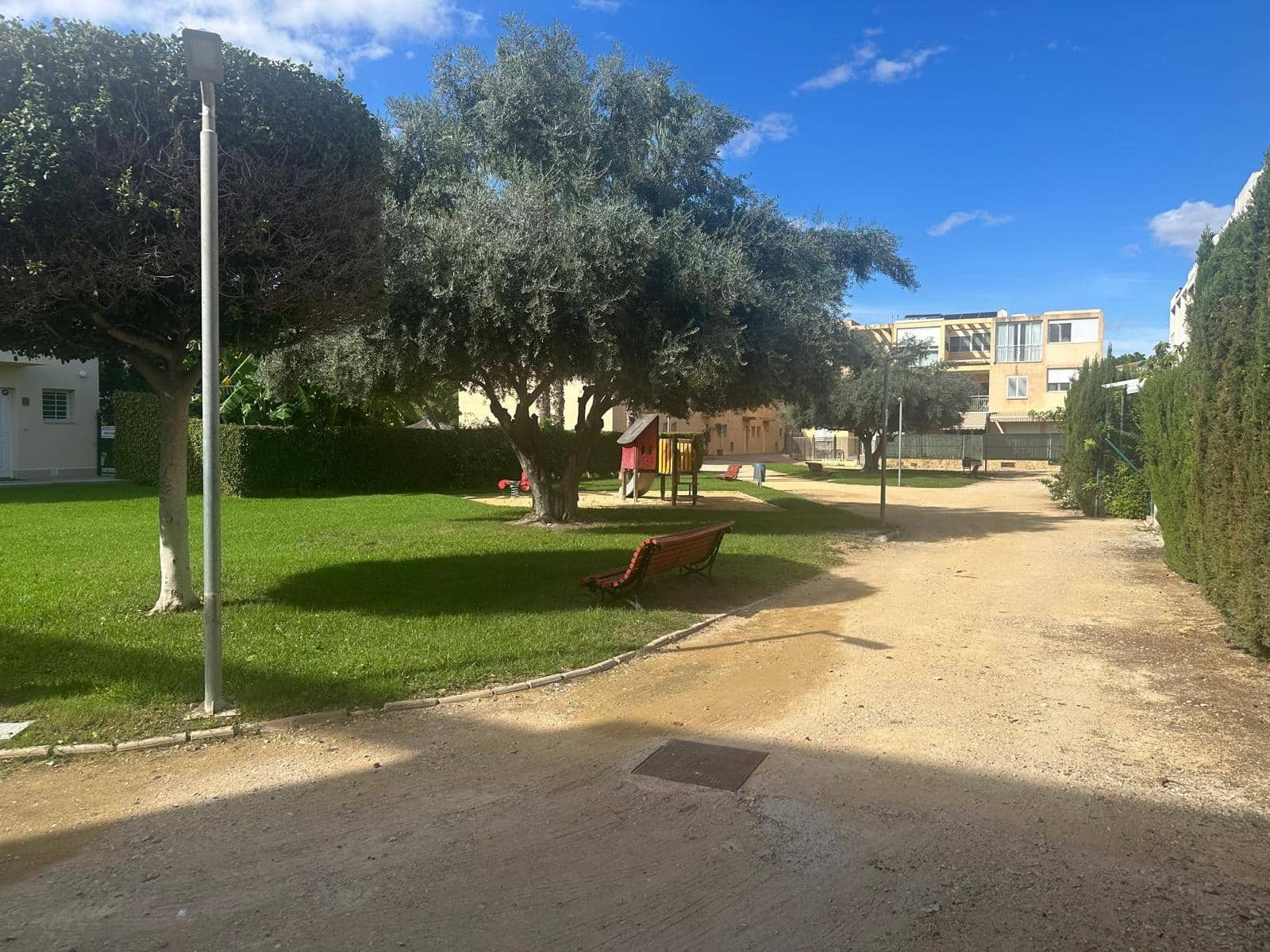 5 bedroom Terraced Villa for rent in Playa de San Juan with pool garage - € 2,300 (Ref: 9353744)