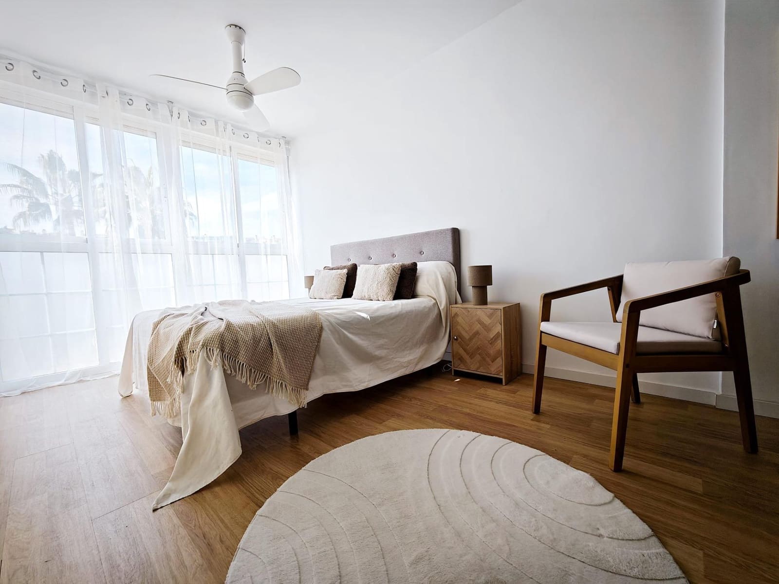 5 bedroom Terraced Villa for rent in Playa de San Juan with pool garage - € 2,300 (Ref: 9353744)