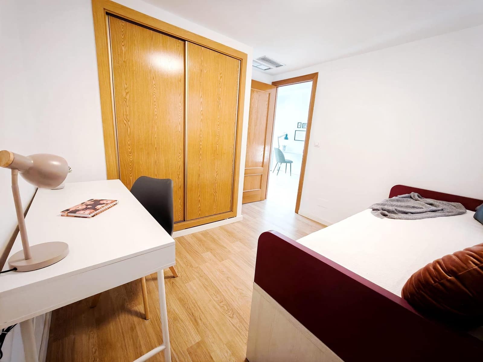 5 bedroom Terraced Villa for rent in Playa de San Juan with pool garage - € 2,300 (Ref: 9353744)