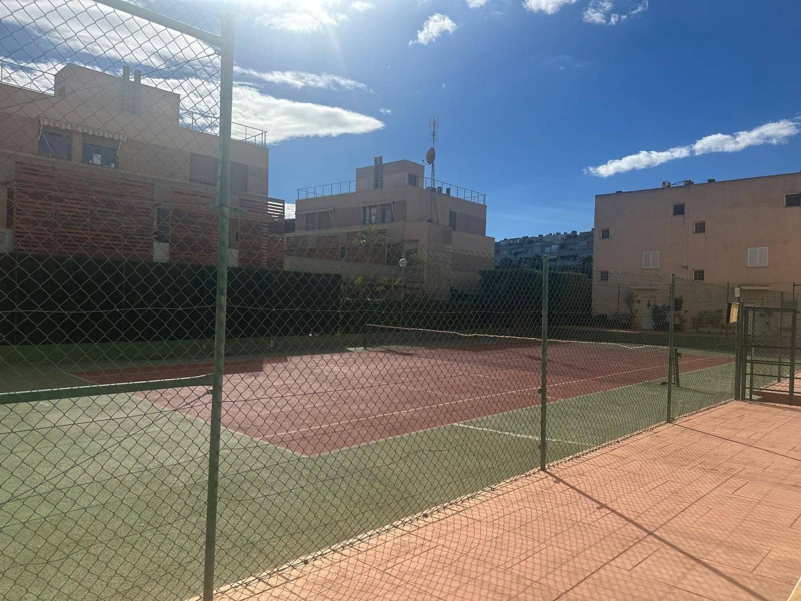 5 bedroom Terraced Villa for rent in Playa de San Juan with pool garage - € 2,300 (Ref: 9353744)