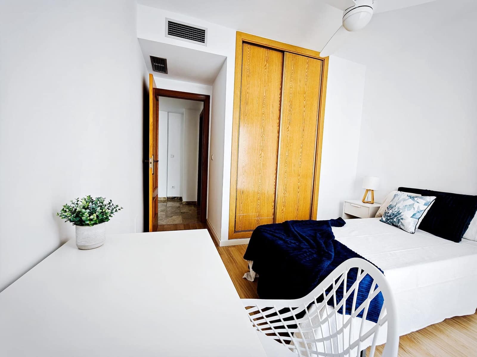 5 bedroom Terraced Villa for rent in Playa de San Juan with pool garage - € 2,300 (Ref: 9353744)