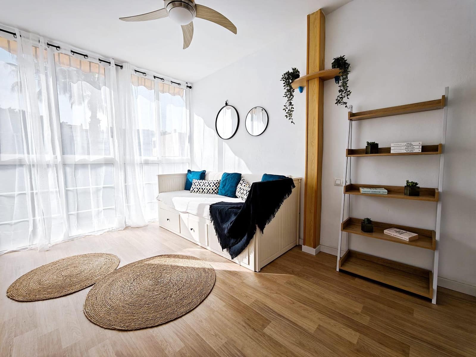 5 bedroom Terraced Villa for rent in Playa de San Juan with pool garage - € 2,300 (Ref: 9353744)