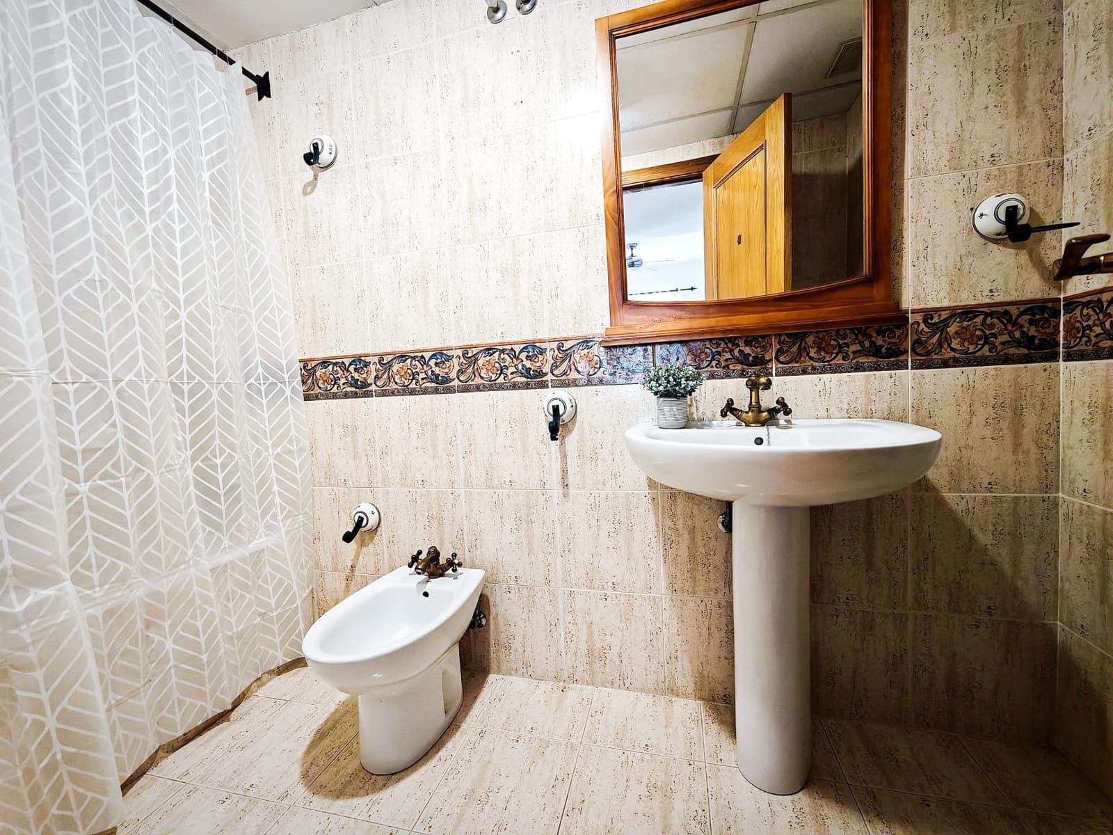 5 bedroom Terraced Villa for rent in Playa de San Juan with pool garage - € 2,300 (Ref: 9353744)