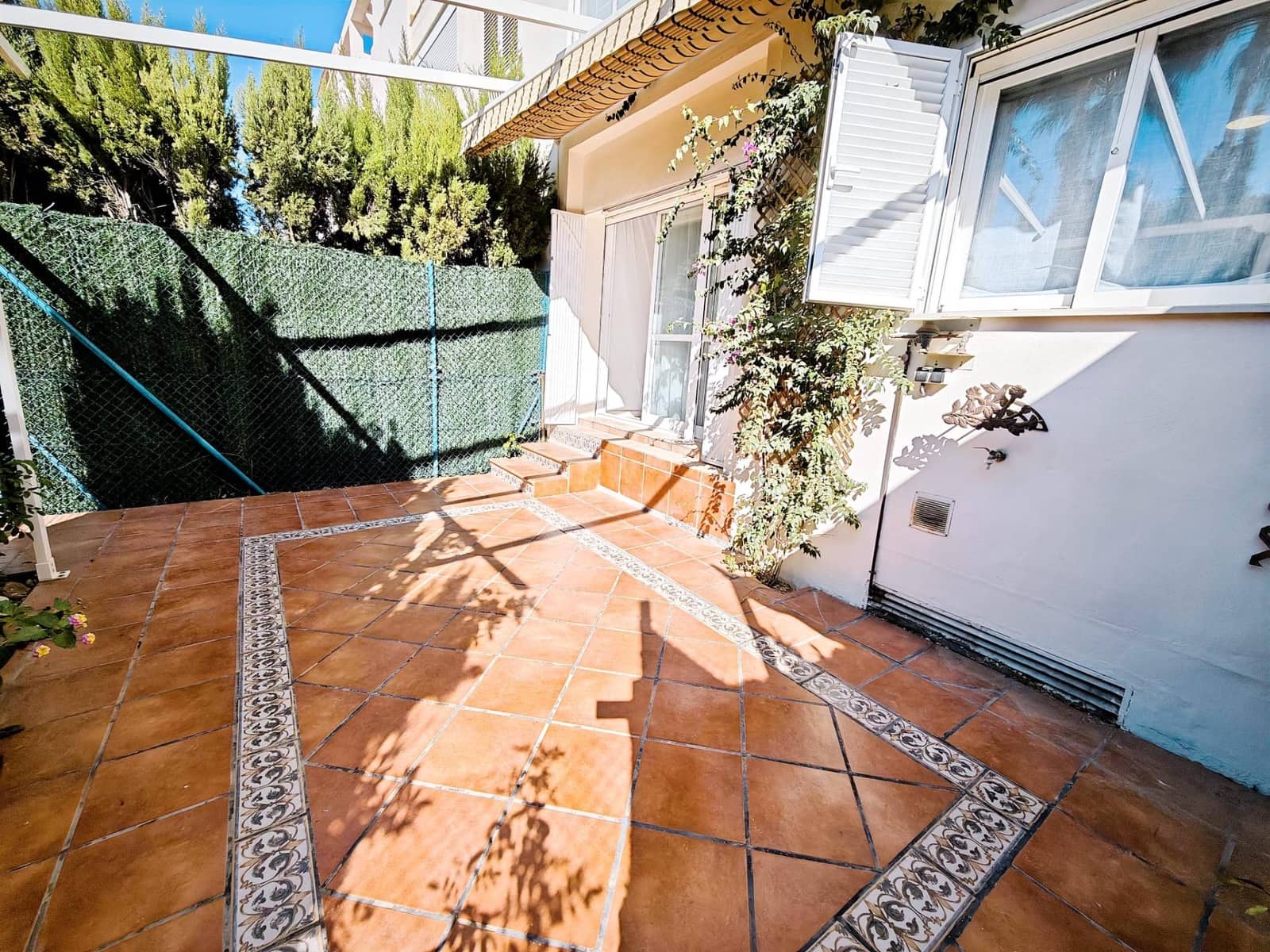 5 bedroom Terraced Villa for rent in Playa de San Juan with pool garage - € 2,300 (Ref: 9353744)