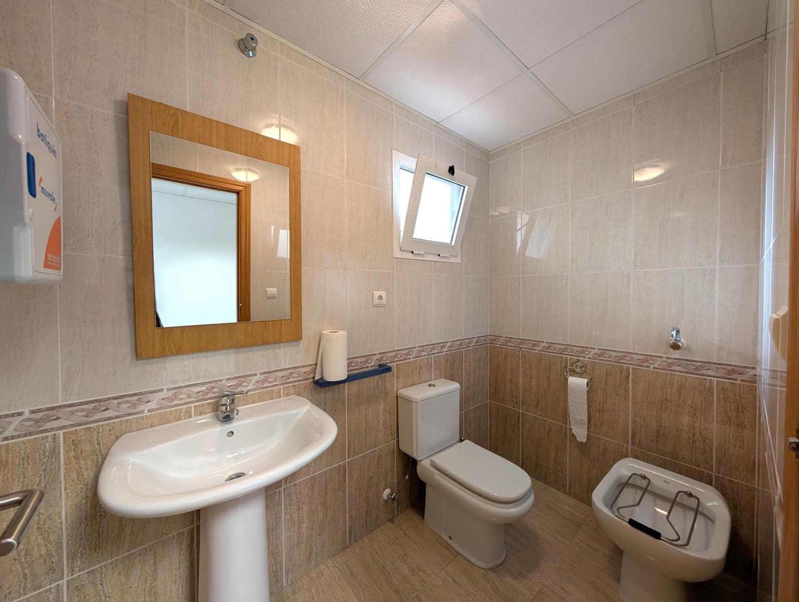 3 soveværelse Kontor til leje i Alcoy / Alcoi med garage - € 650 (Ref: 9355983)