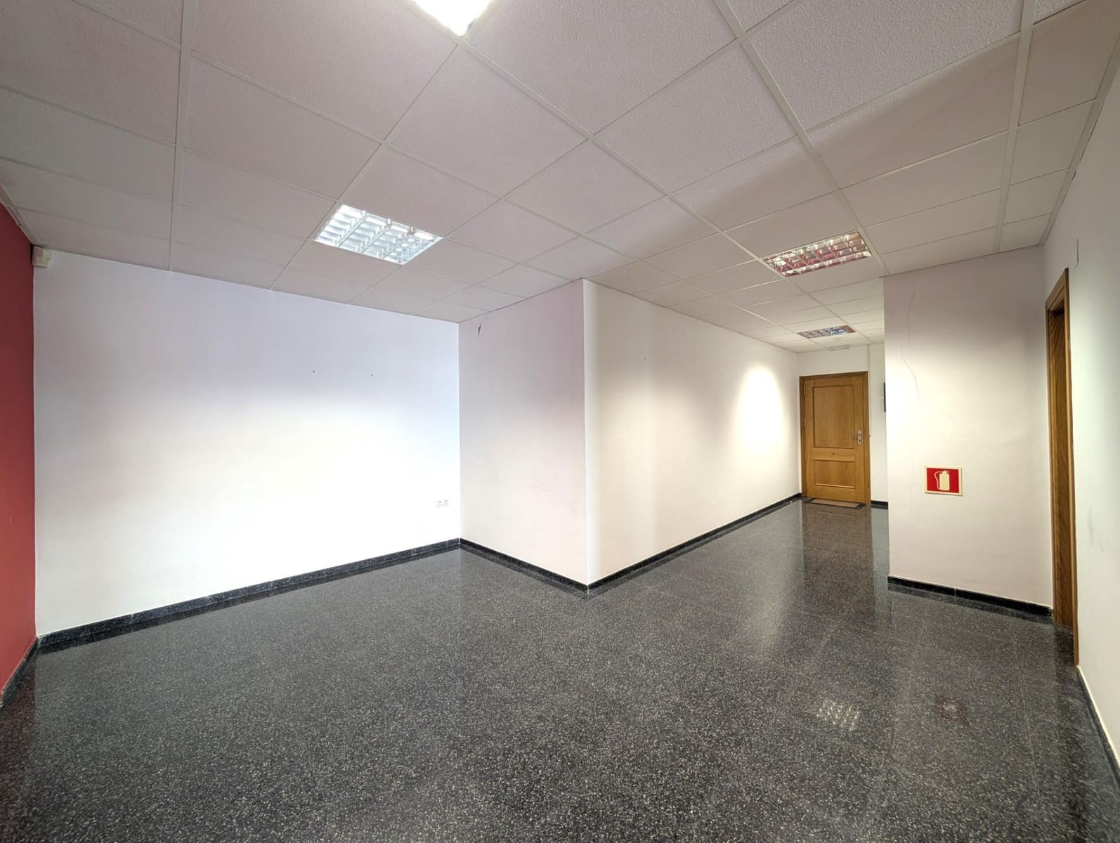 3 quarto Escritório para arrendar em Alcoy / Alcoi com garagem - 550 € (Ref: 9355983)