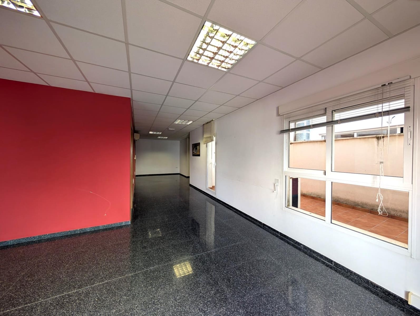 3 bedroom Office for rent in Alcoy / Alcoi with garage - € 550 (Ref: 9355983)