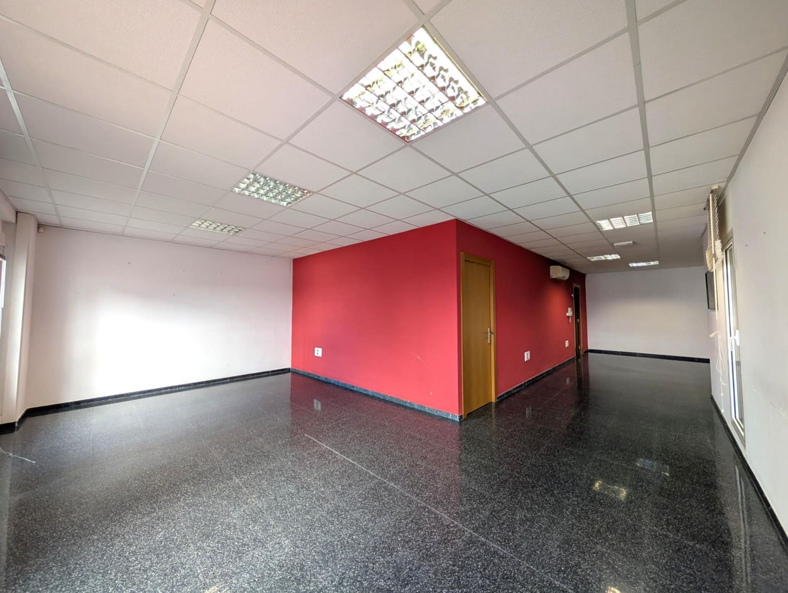 3 quarto Escritório para arrendar em Alcoy / Alcoi com garagem - 550 € (Ref: 9355983)