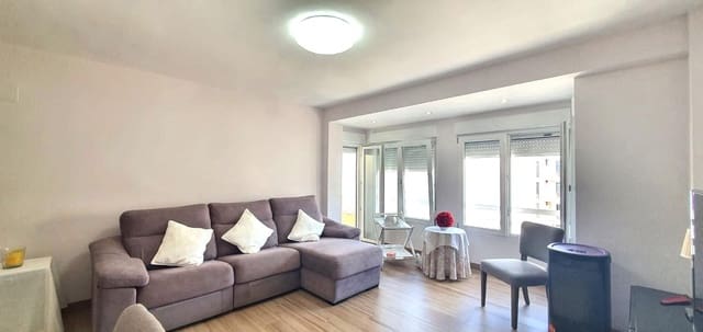 4 slaapkamer Flat te koop in Zona Pueblo, Guardamar del Segura - € 179.000 (Ref: 9519094)