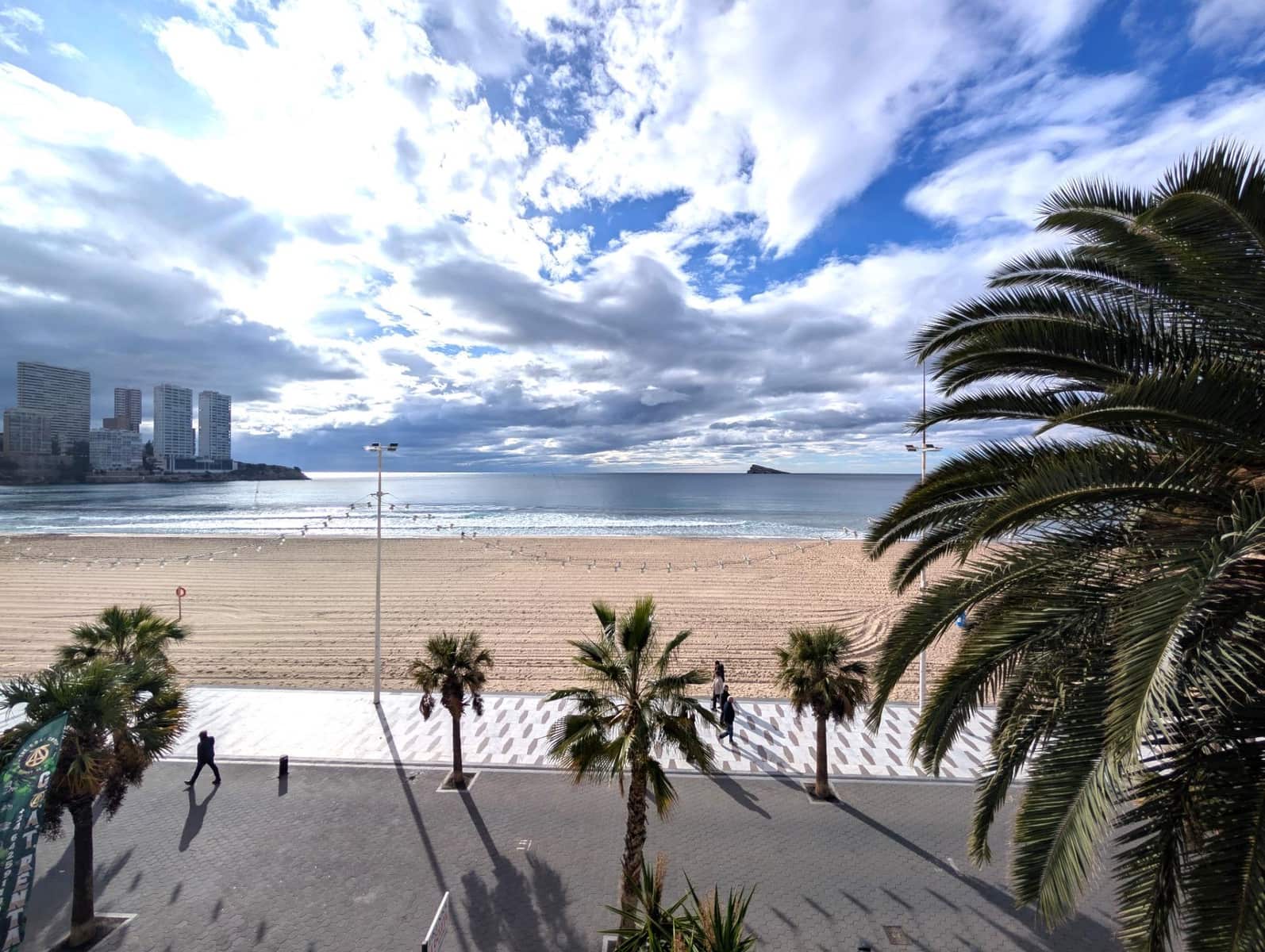 3 bedroom Apartment for sale in Benidorm with garage - € 418,000 (Ref: 9530813)