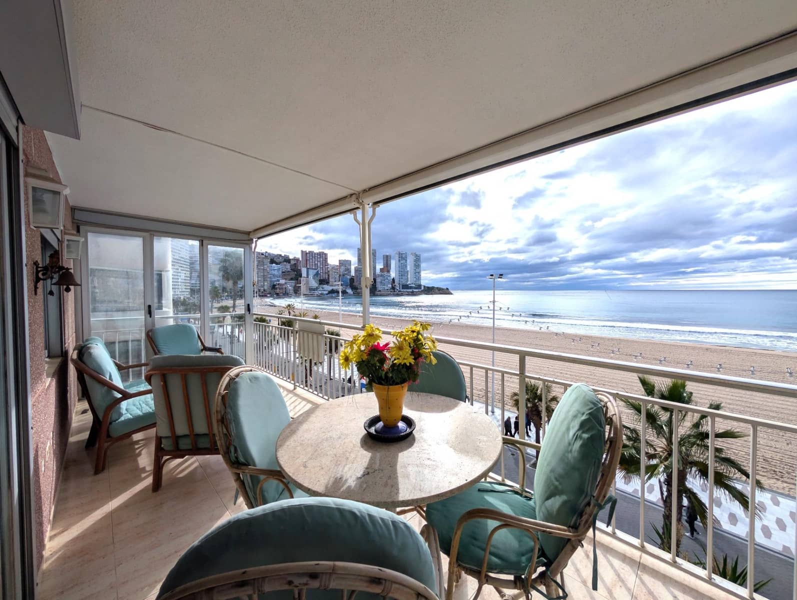 3 bedroom Apartment for sale in Benidorm with garage - € 418,000 (Ref: 9530813)