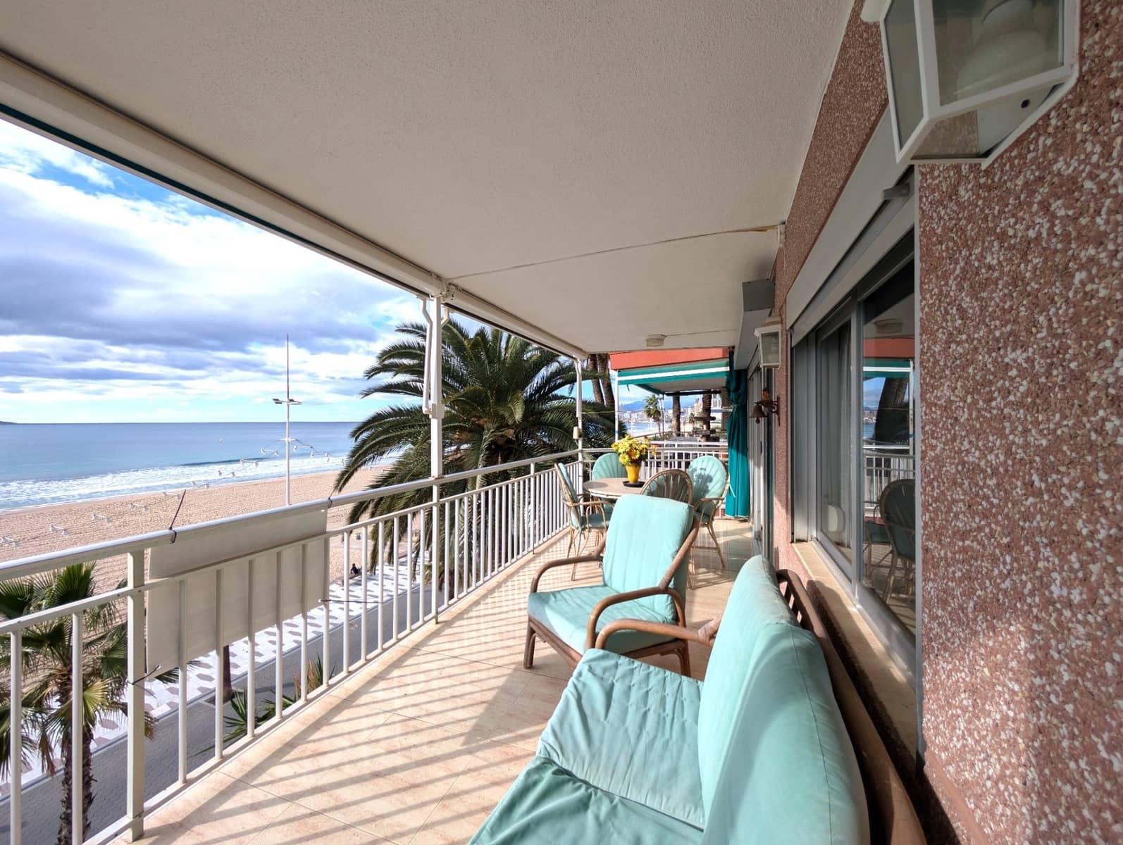 3 bedroom Apartment for sale in Benidorm with garage - € 418,000 (Ref: 9530813)