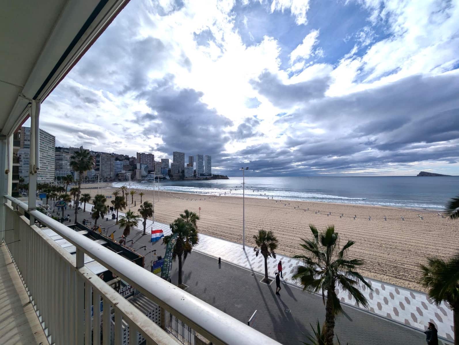 3 bedroom Apartment for sale in Benidorm with garage - € 418,000 (Ref: 9530813)