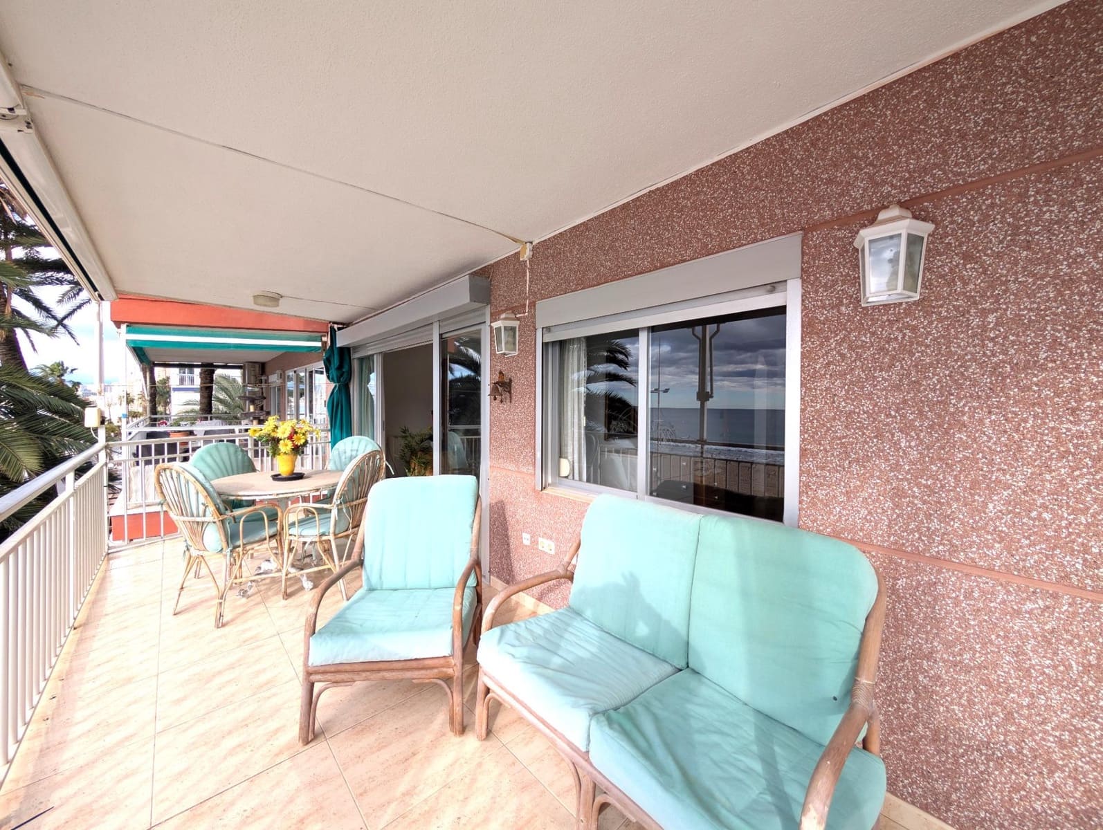 3 bedroom Apartment for sale in Benidorm with garage - € 418,000 (Ref: 9530813)
