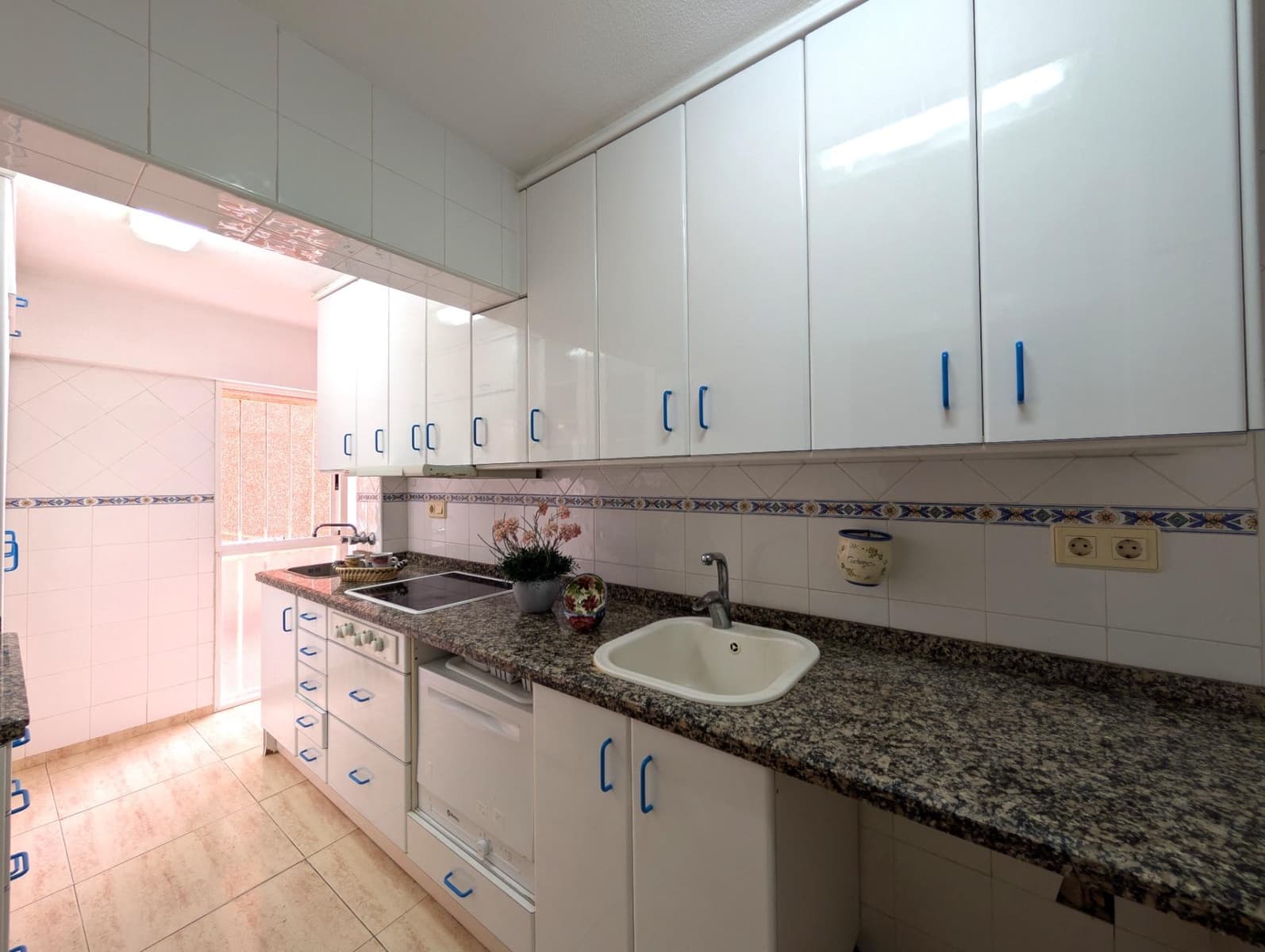 3 bedroom Apartment for sale in Benidorm with garage - € 418,000 (Ref: 9530813)