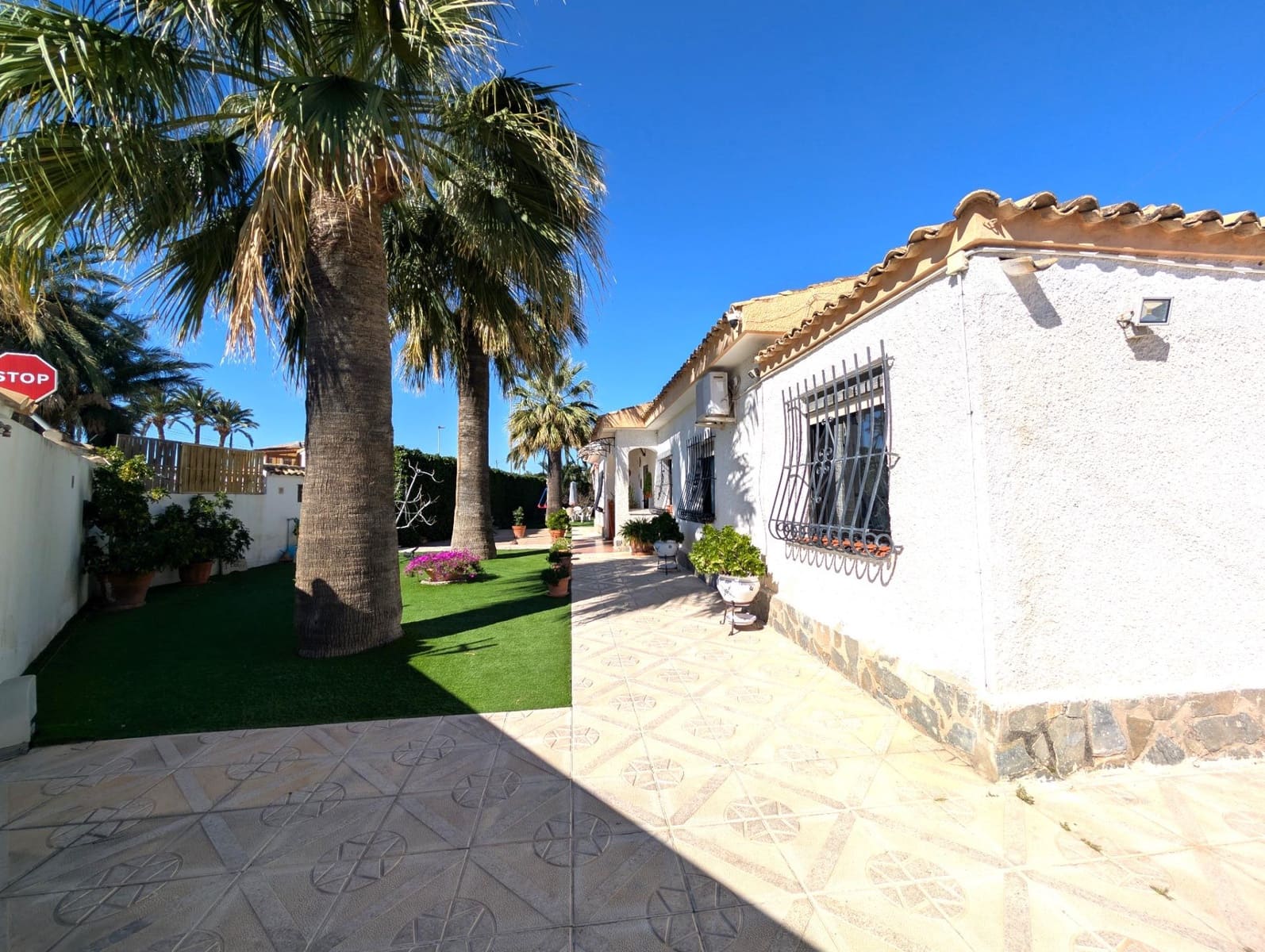5 soverom Villa til salgs i San Juan de Alicante / Sant Joan d'Alacant med svømmebasseng garasje - € 720 000 (Ref: 9621823)