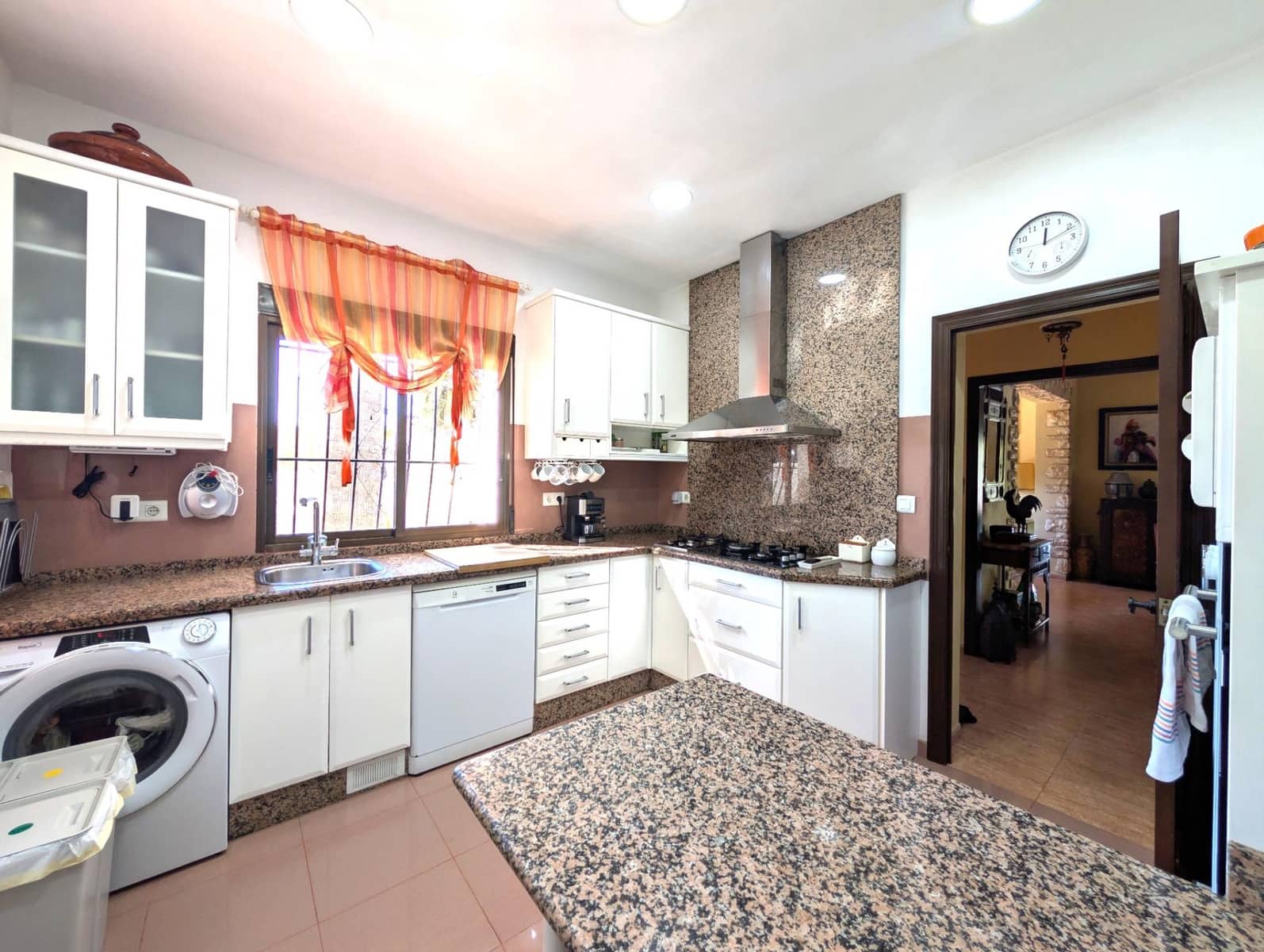 5 bedroom Villa for sale in San Juan de Alicante / Sant Joan d'Alacant with pool garage - € 720,000 (Ref: 9621823)