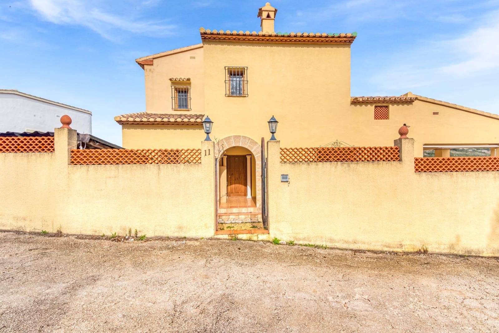 4 chambre Villa/Maison à vendre à Orba avec garage - 450 000 € (Ref: 9732369)