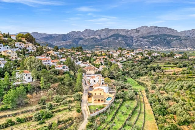 Chalet de 4 habitaciones en Orba en venta con garaje - 450.000 € (Ref: 9732369)